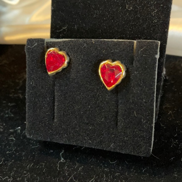 Avon (1992) Vintage True to the Heart Gold/Red Earrings - Picture 1 of 6